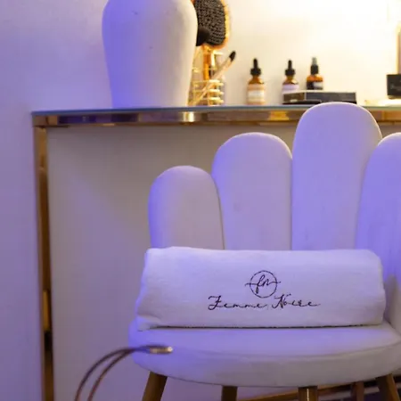 Femme Noir Luxury Experience Bed & Breakfast San Nicola La Strada