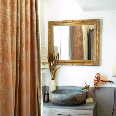 Bed & Breakfast Femme Noir Luxury Experience San Nicola La Strada