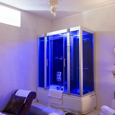 Femme Noir Luxury Experience * San Nicola La Strada
